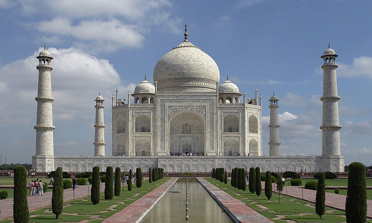 800px-Taj_Mahal,_Agra,_Indi