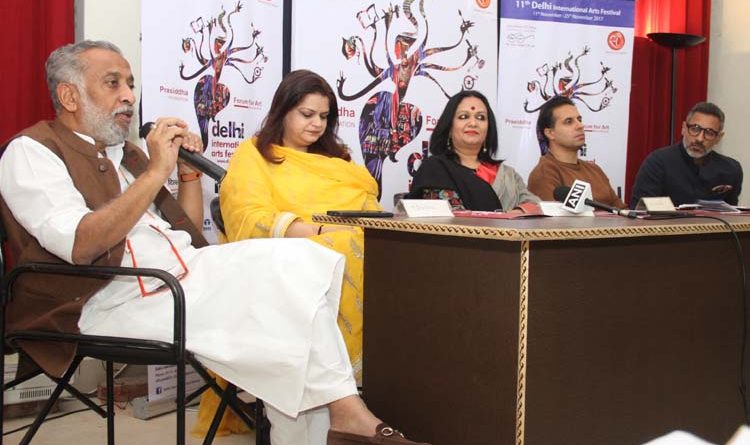 L- T Mr. Dilip Cherian, Ms Advaita Kala, Ms Prathibha Prahlad, Mr. Nikhil and Shantanau..
